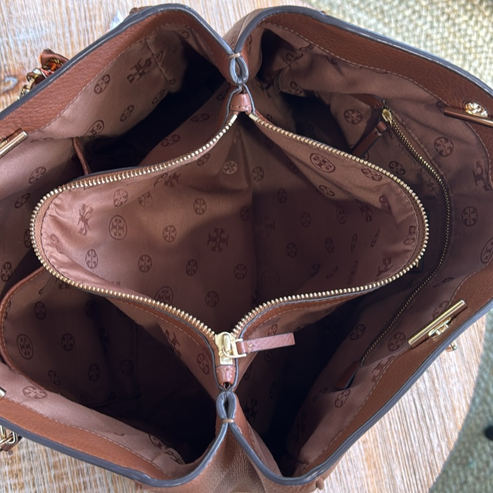 Tory Burch Bag Large Brown Leather Tote with Chain-Link Handles - Picture 10 of 17